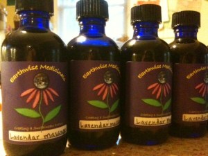 this product is packaged in beautiful 2oz blue cobalt glass bottles with a screw cap